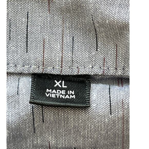 Travis Matthews Mens XL Gray Button Up Golfer Shirt Single Pocket FLAW - Picture 6 of 8
